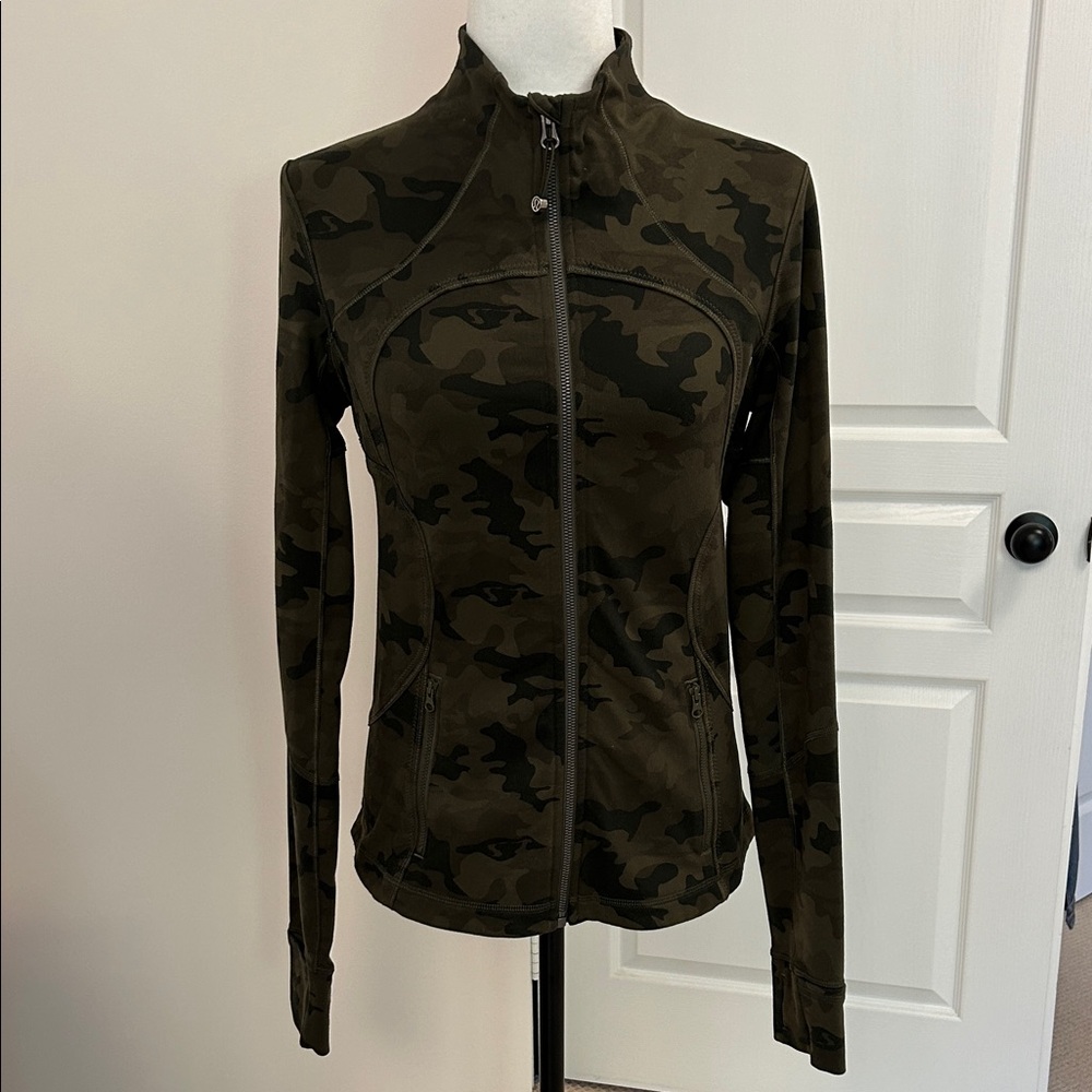 lululemon athletica Define Camouflage Jacket ladies size 8